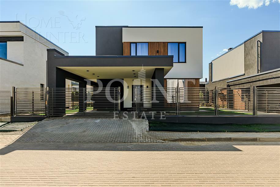 2-этажный коттедж 300 м² с отделкой