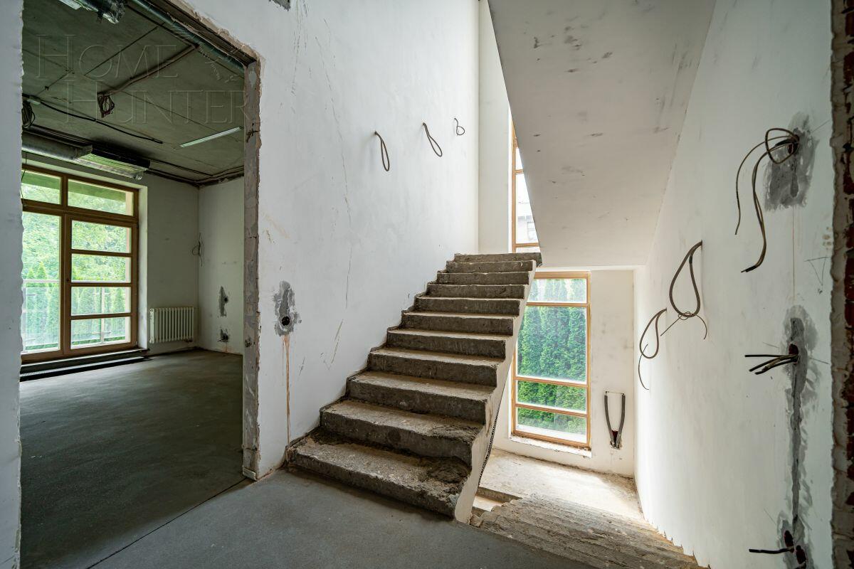 3-этажный таунхаус 323 м² без отделки