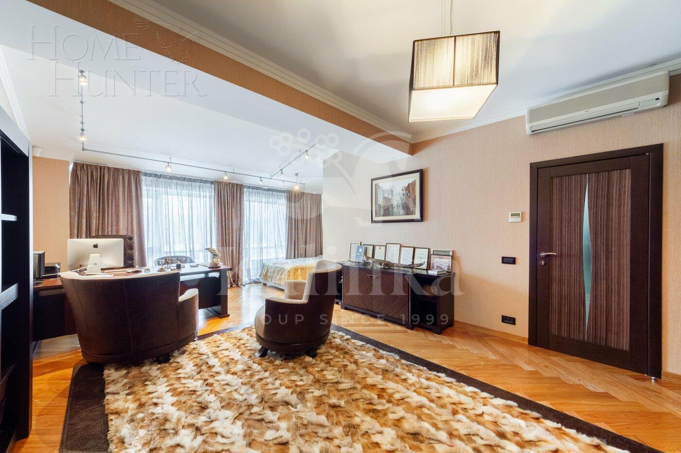 4-этажный таунхаус 500 м² с отделкой