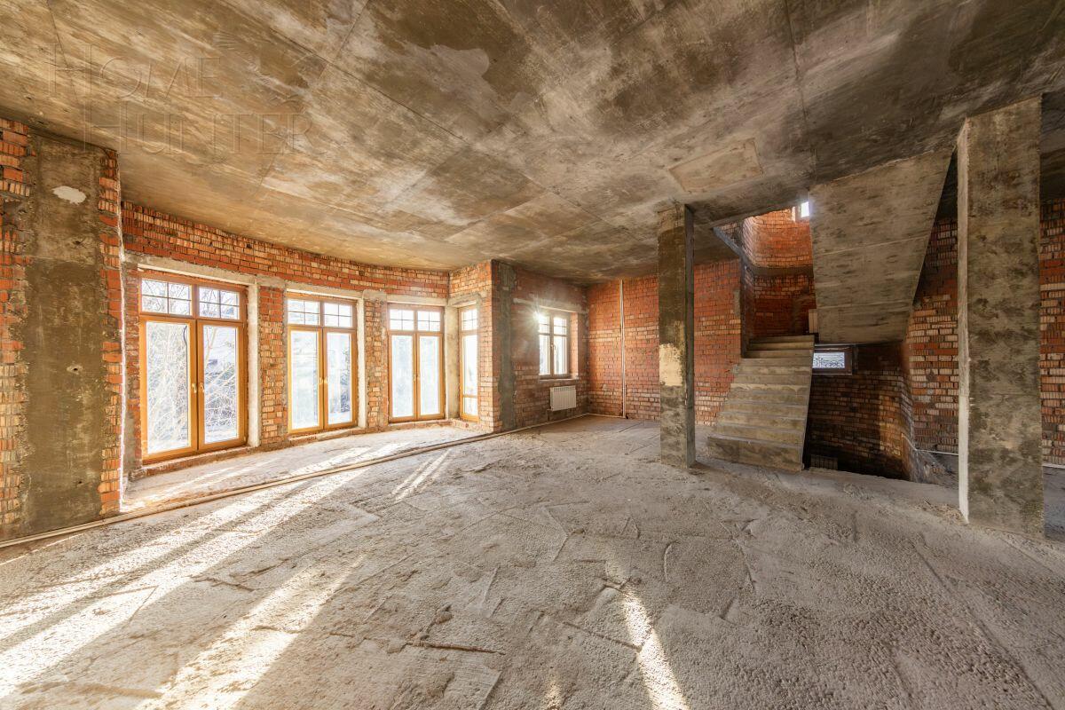 2-этажный коттедж 600 м² без отделки