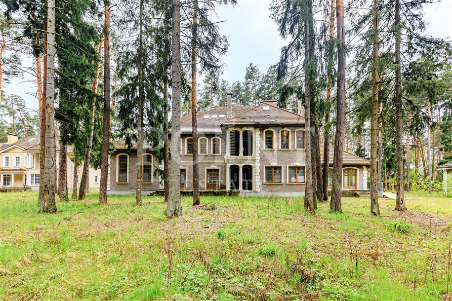 2-этажный коттедж 1 010 м² без отделки