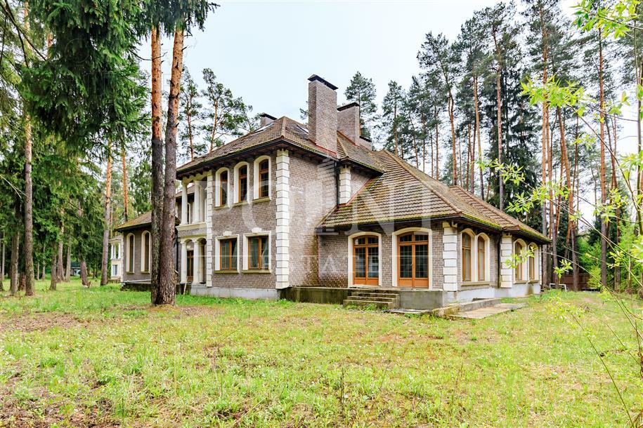 2-этажный коттедж 1 010 м² без отделки