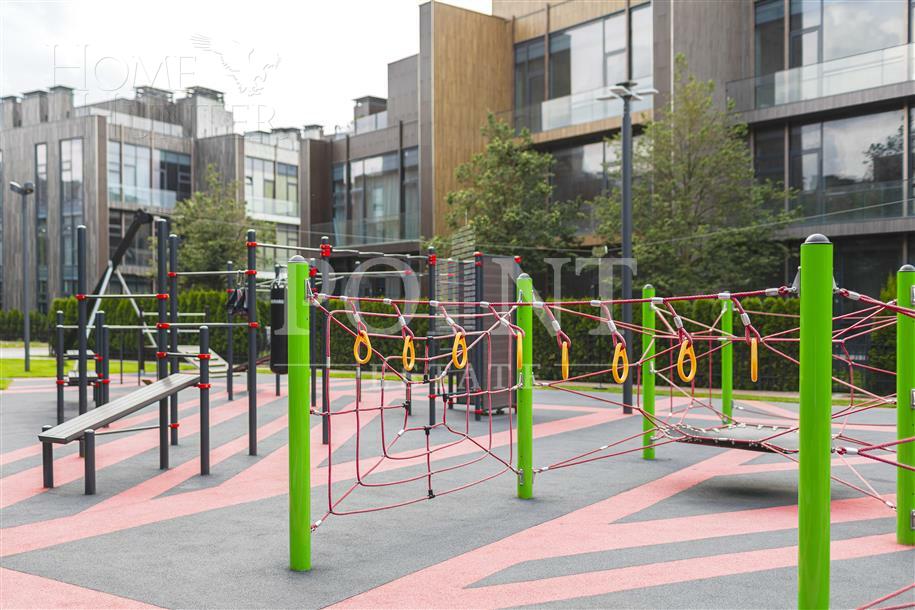 3-этажный таунхаус 240 м² без отделки