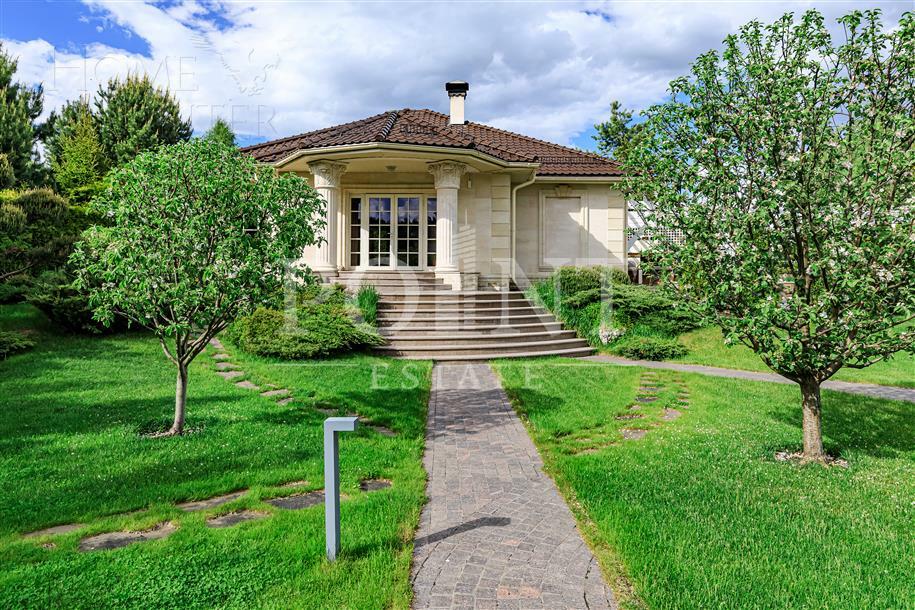 2-этажный коттедж 1 060 м² с отделкой