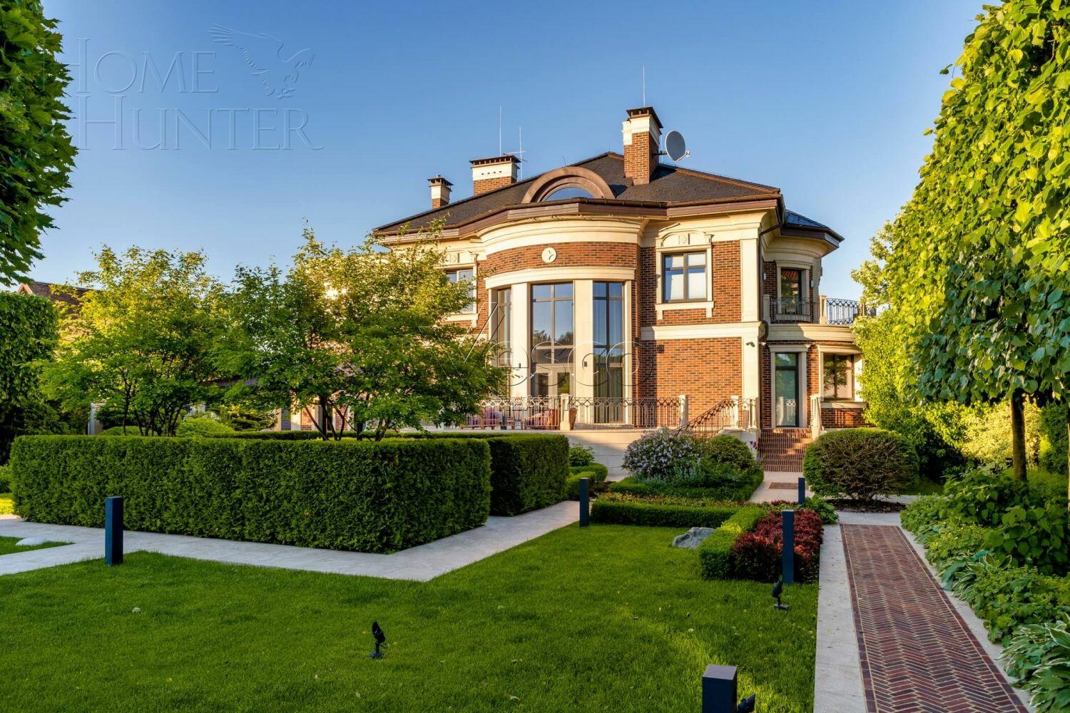 2-этажный коттедж 560 м² с отделкой