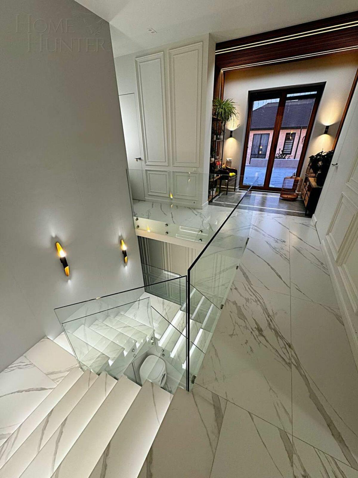 2-этажный коттедж 470 м² с отделкой