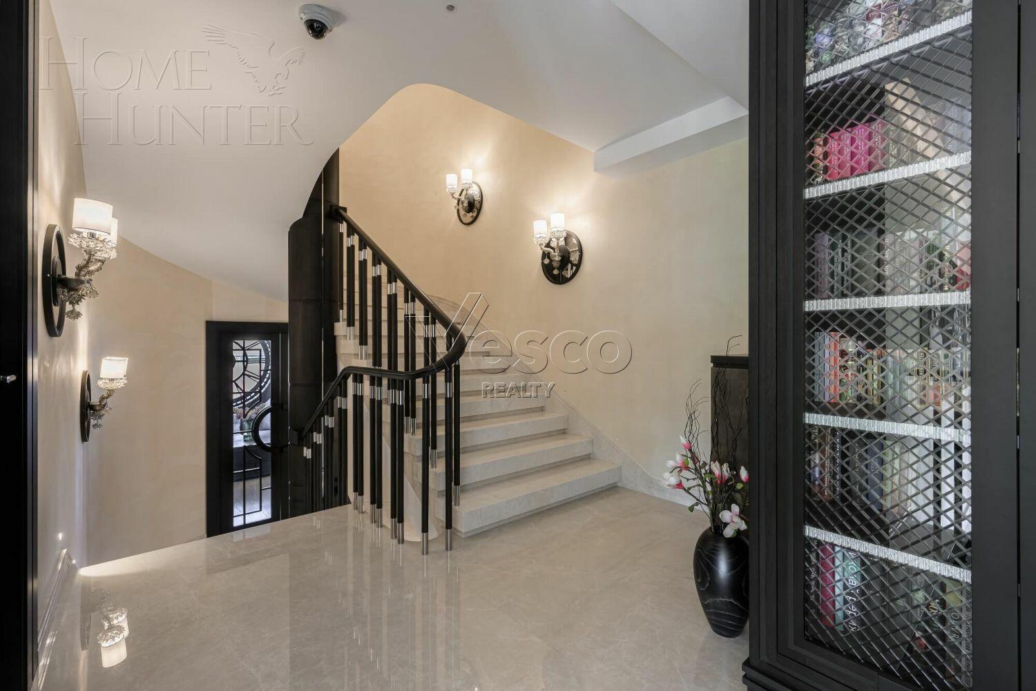 2-этажный коттедж 560 м² с отделкой