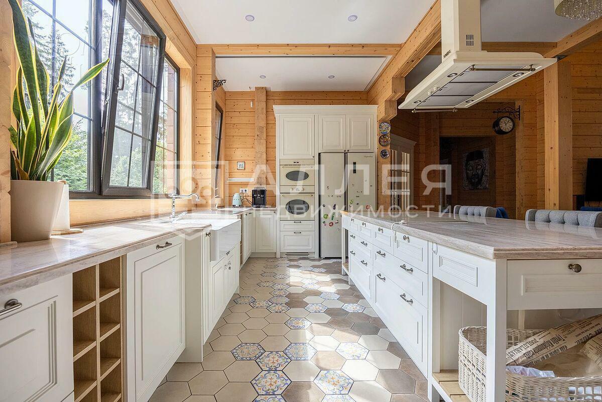 2-этажный коттедж 454 м² с отделкой