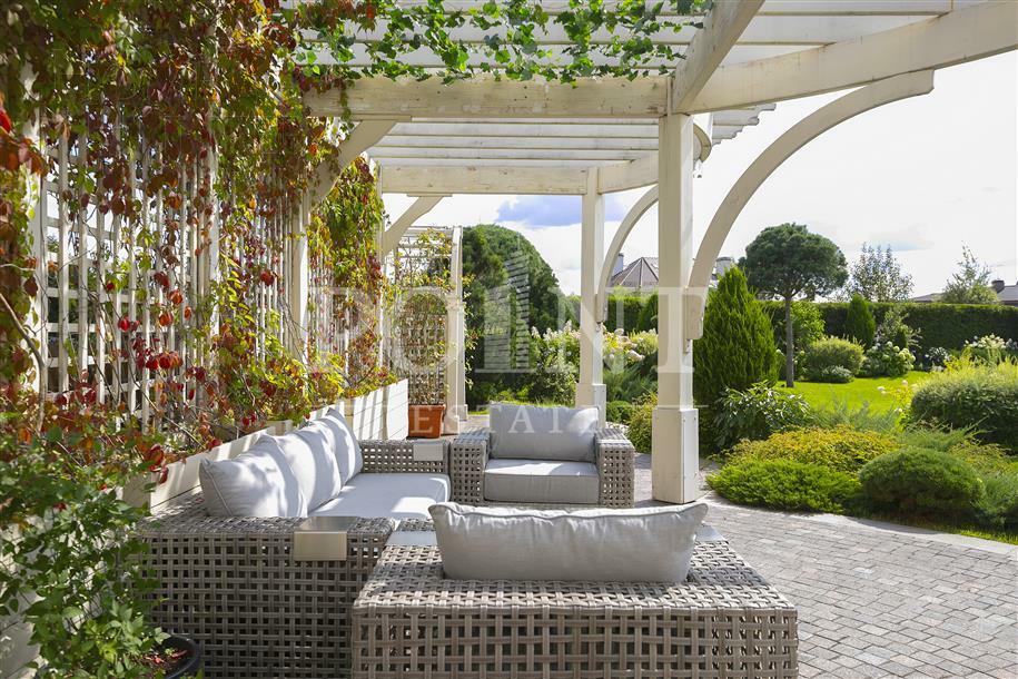 2-этажный коттедж 1 060 м² с отделкой