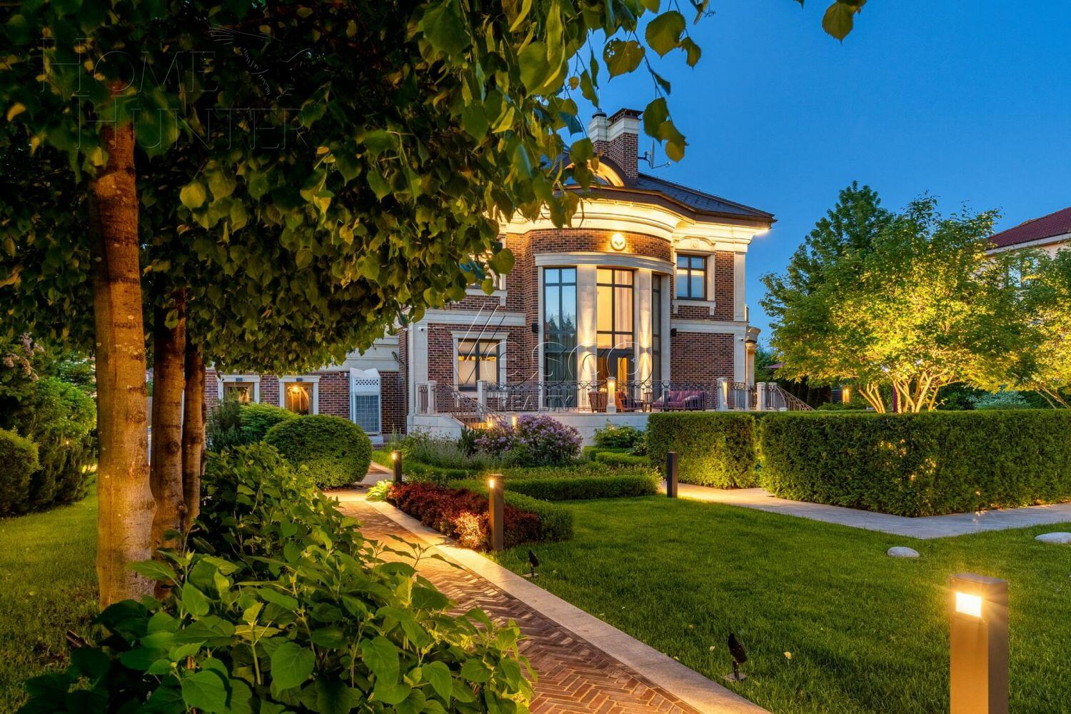 2-этажный коттедж 560 м² с отделкой