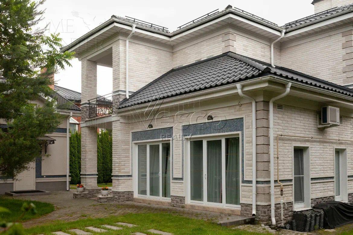 2-этажный коттедж 337 м² с отделкой