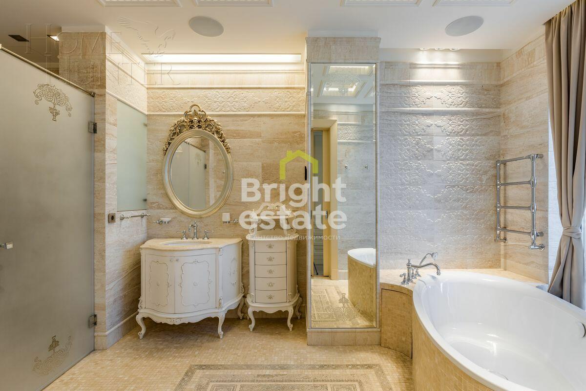 3-этажный таунхаус 340 м² с отделкой