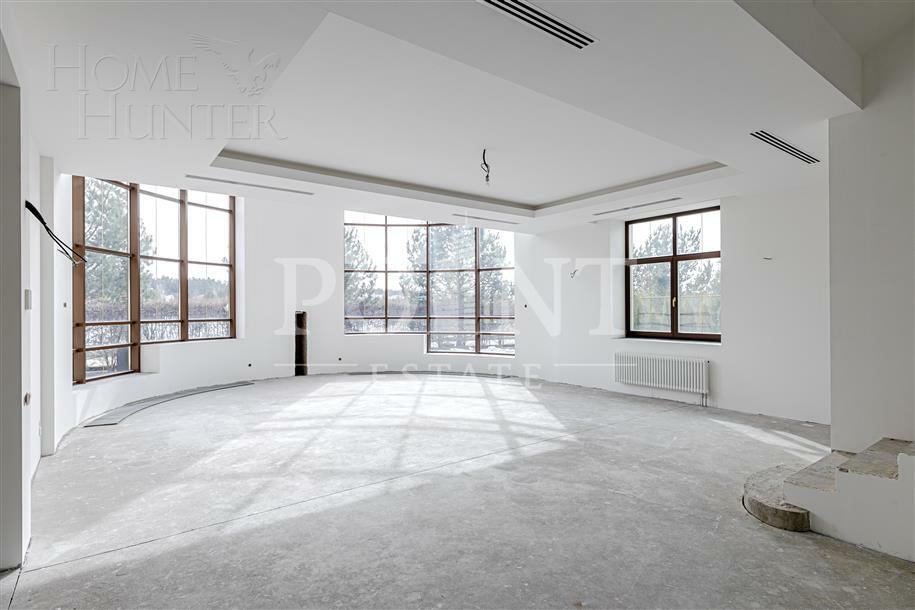 3-этажный коттедж 680 м² без отделки