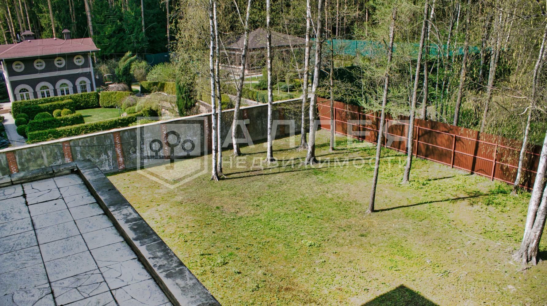 2-этажный коттедж 1 320 м² без отделки