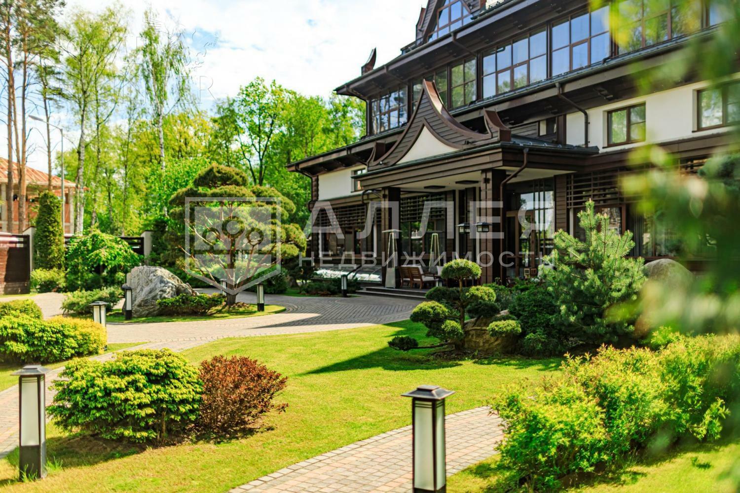 2-этажный коттедж 1 885 м² с отделкой