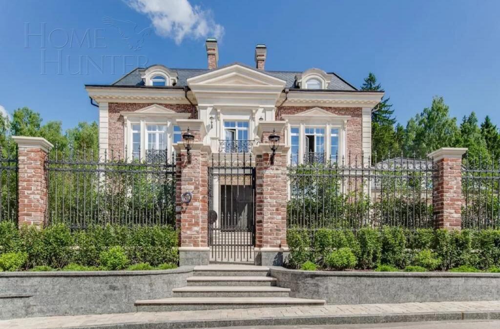 2-этажный коттедж 950 м² без отделки