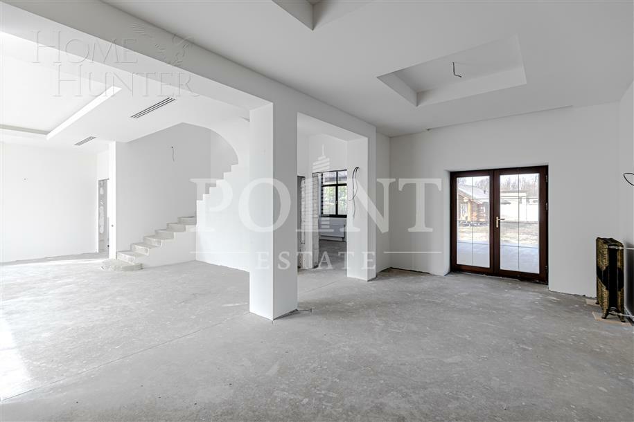 3-этажный коттедж 680 м² без отделки