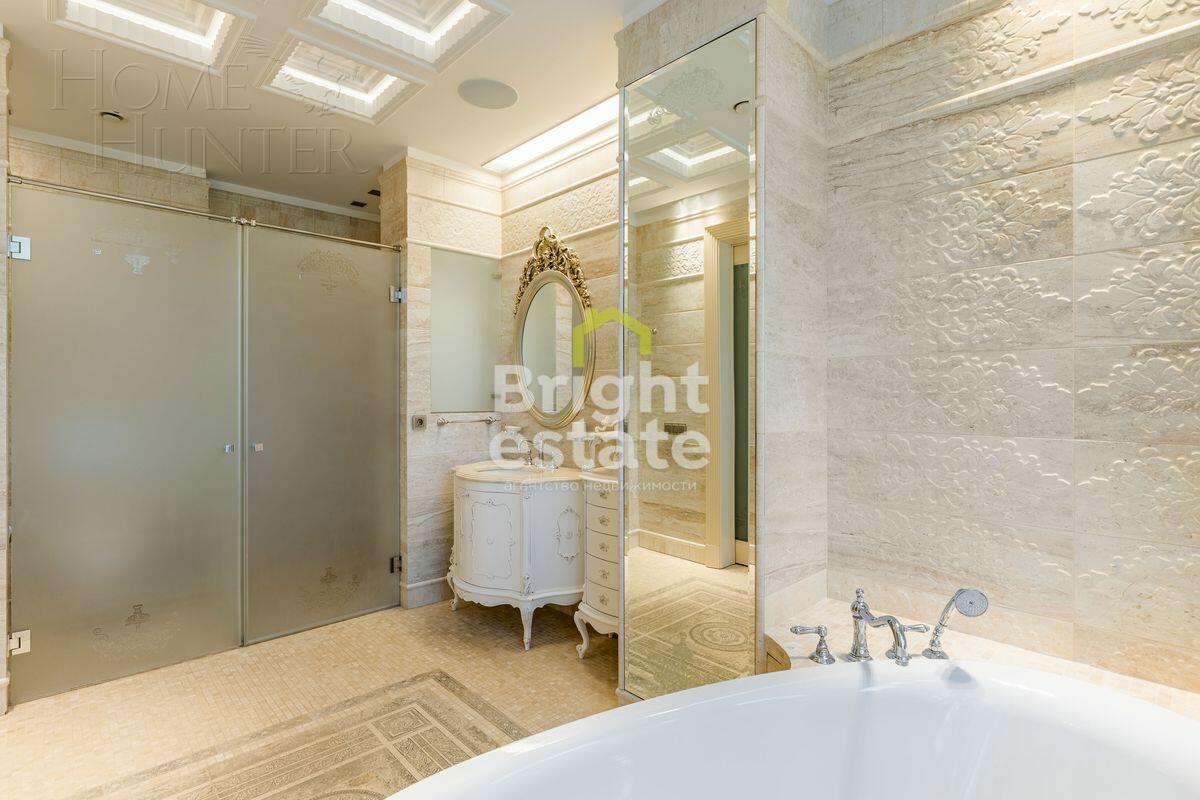 3-этажный таунхаус 340 м² с отделкой