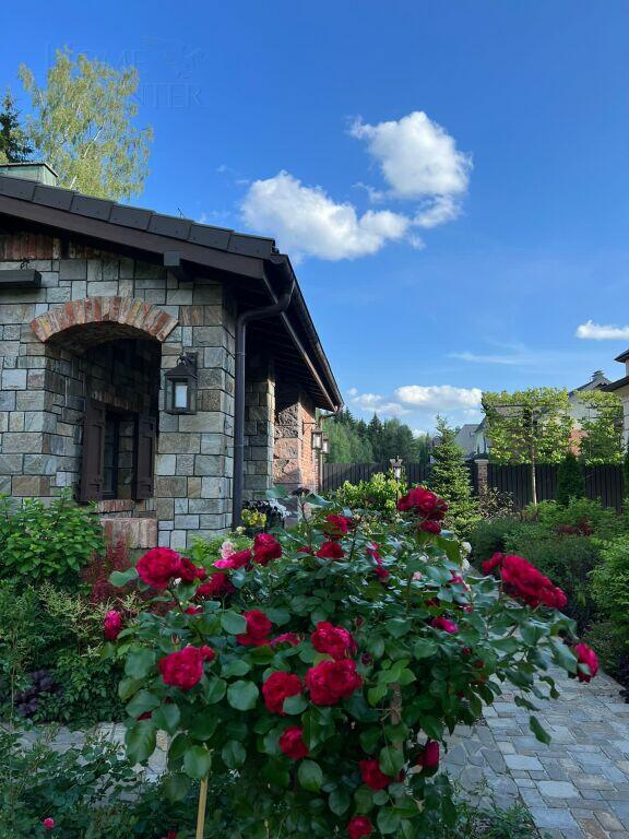 2-этажный коттедж 950 м² без отделки