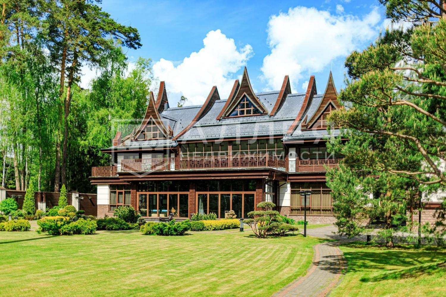 2-этажный коттедж 1 885 м² с отделкой