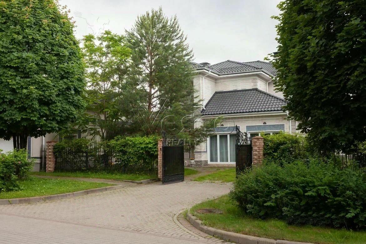 2-этажный коттедж 337 м² с отделкой