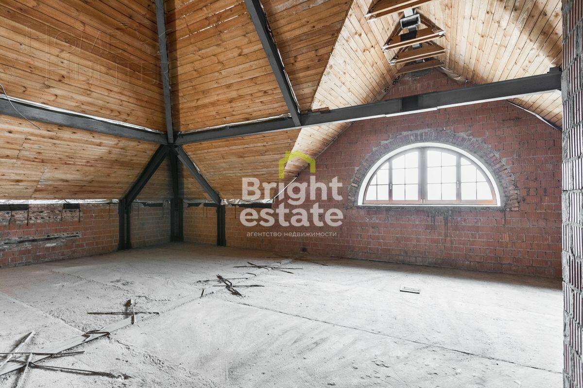 2-этажный коттедж 897 м² без отделки