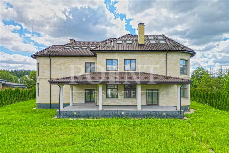 3-этажный коттедж 680 м² без отделки