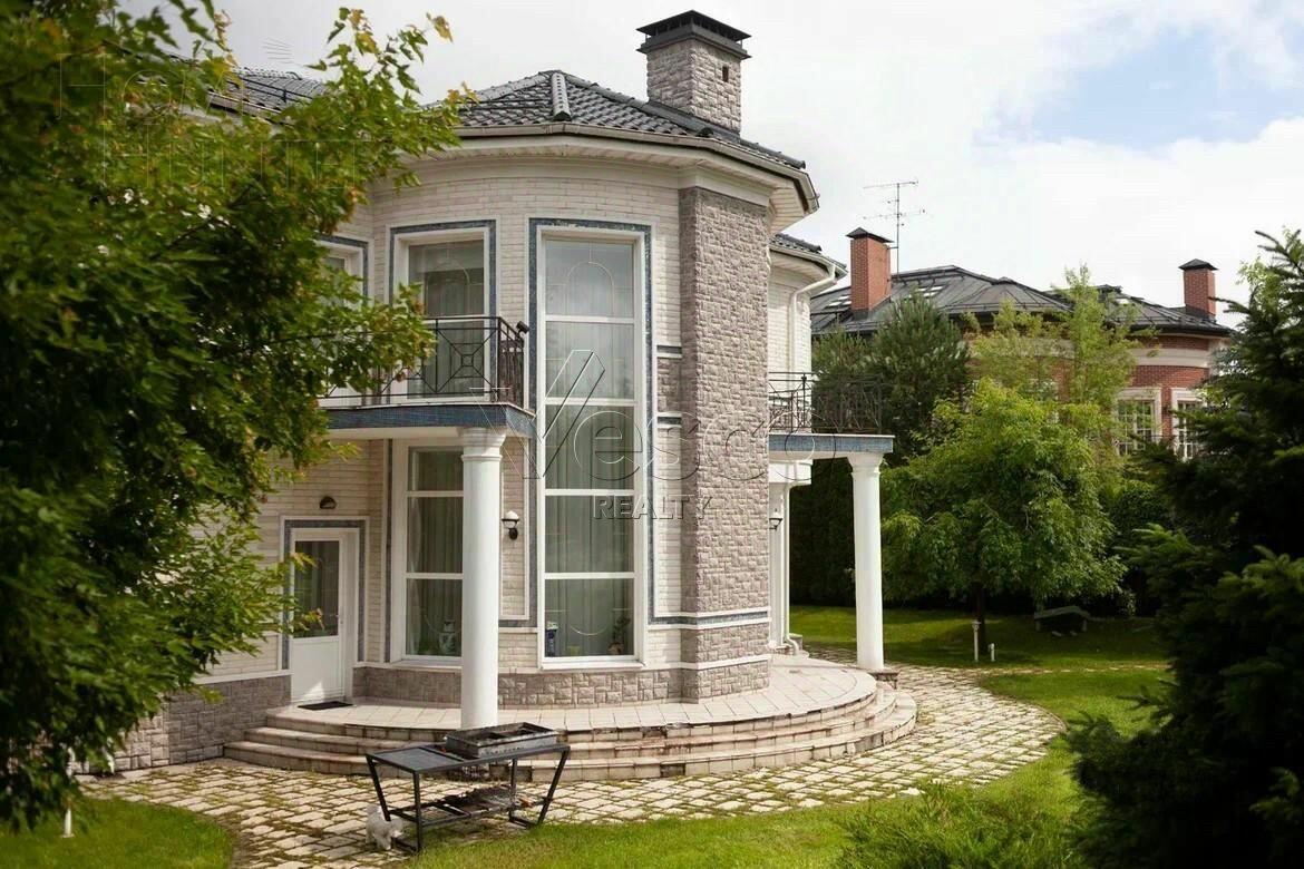 2-этажный коттедж 337 м² с отделкой