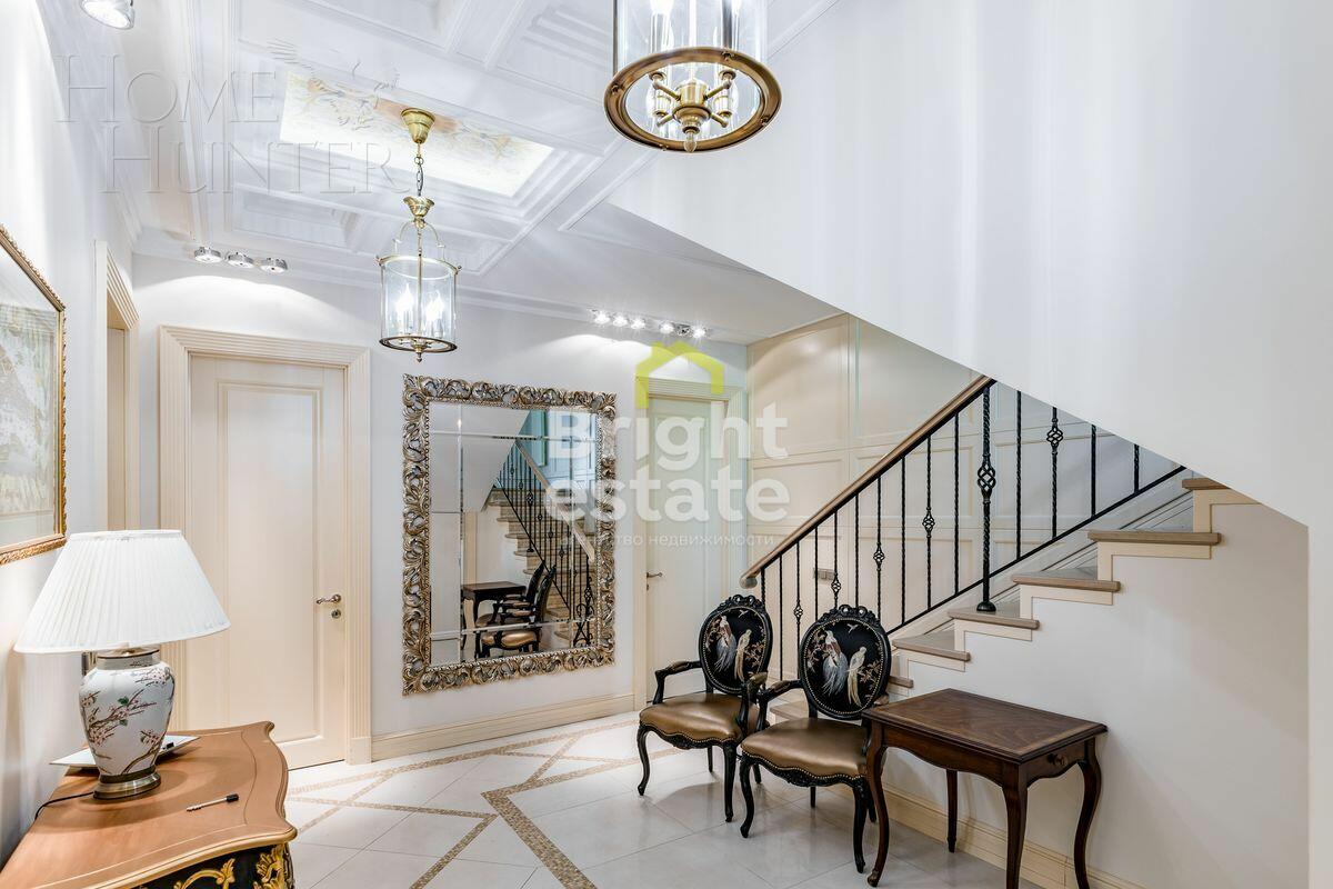 3-этажный таунхаус 340 м² с отделкой