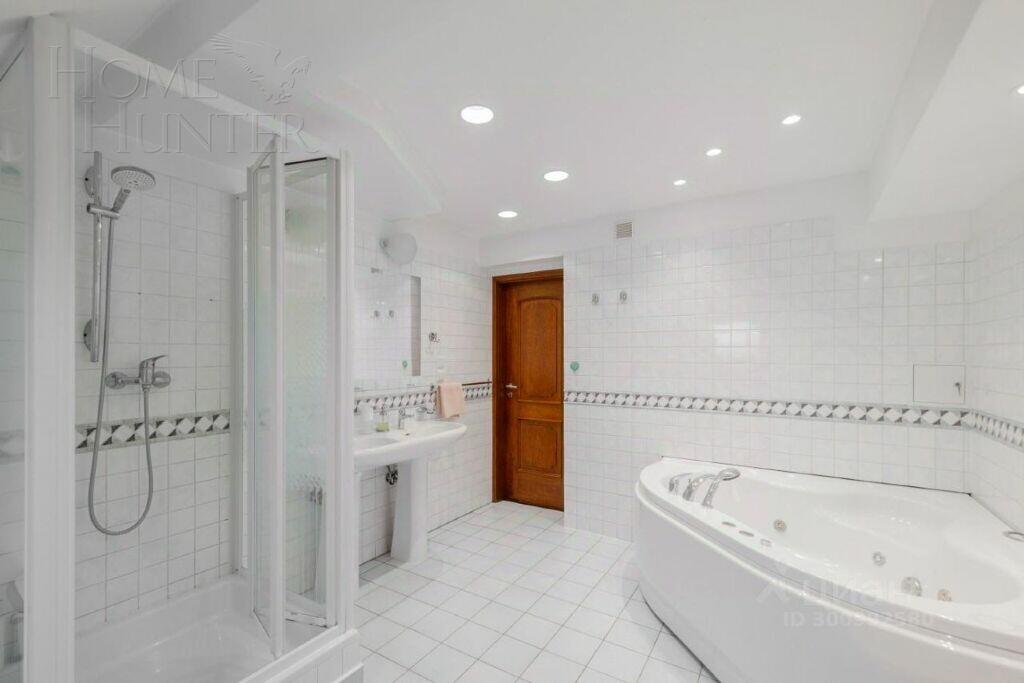 3-этажный коттедж 637 м² с отделкой