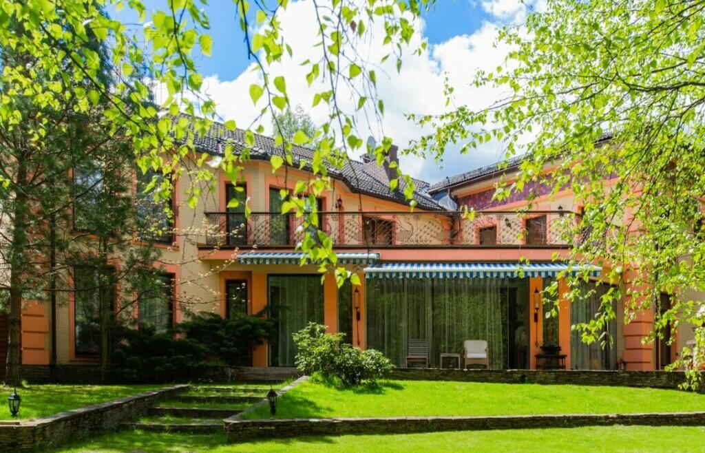 2-этажный коттедж 726 м² с отделкой