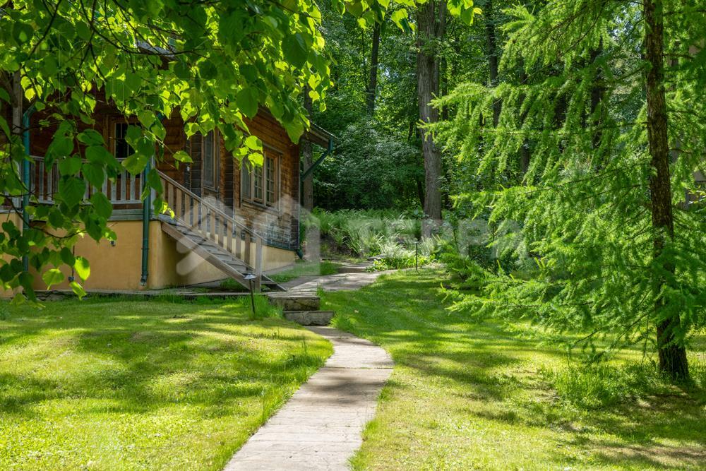 2-этажный коттедж 750 м² с отделкой