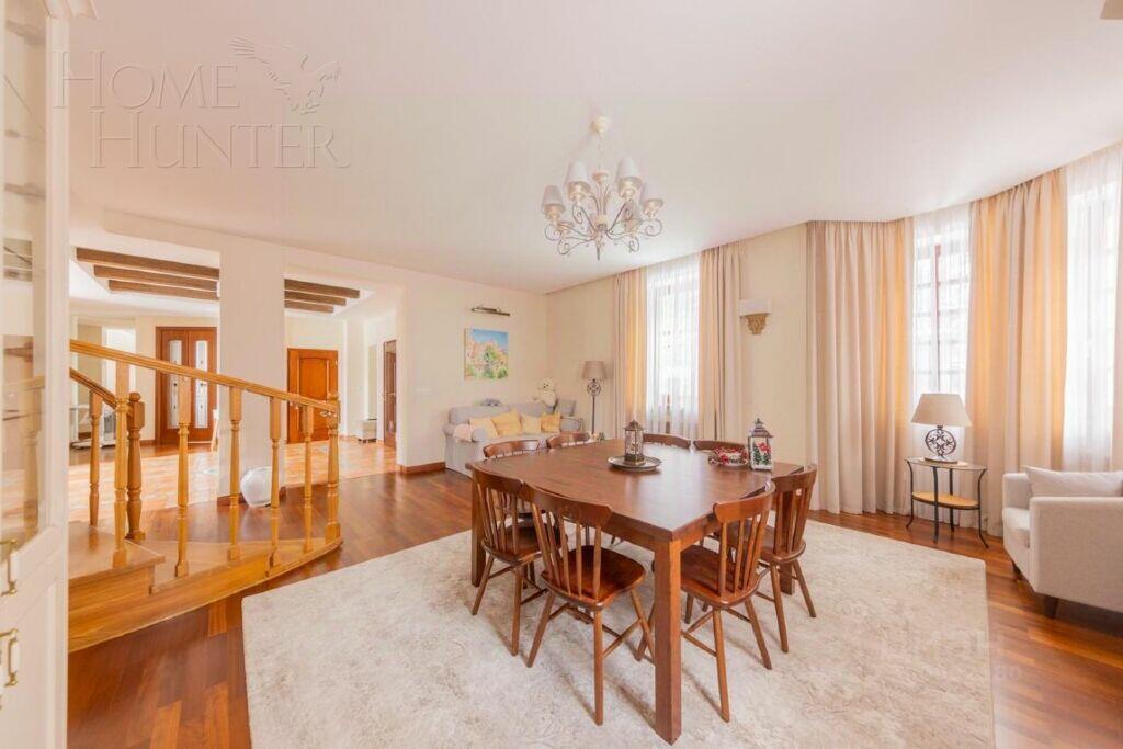 3-этажный коттедж 637 м² с отделкой