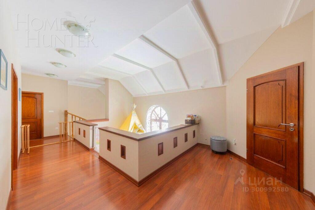 3-этажный коттедж 637 м² с отделкой