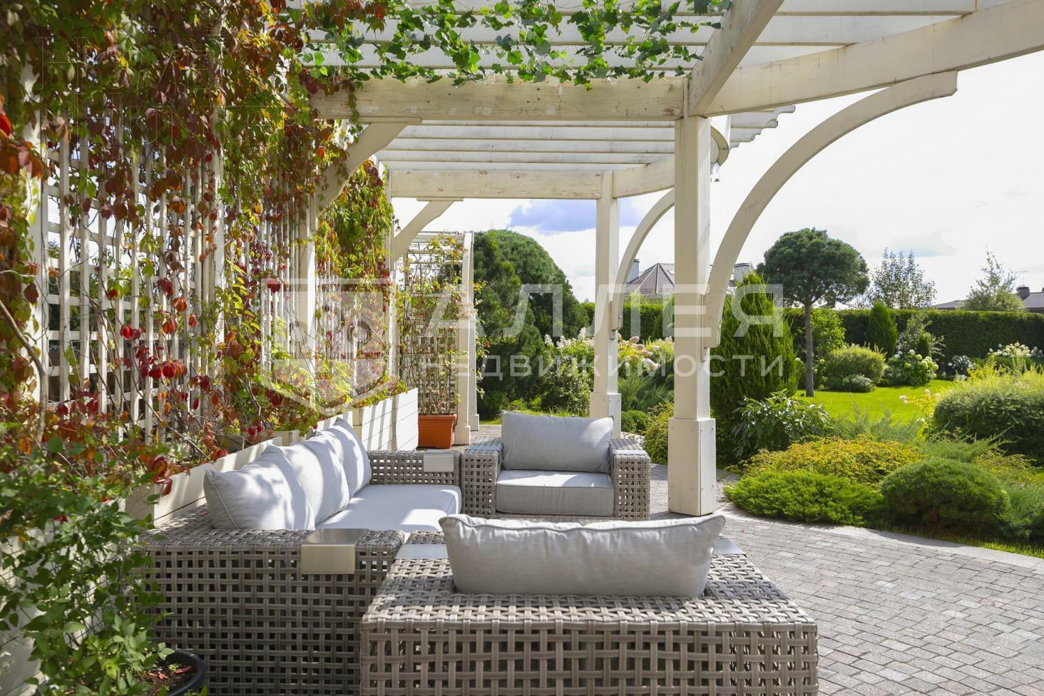 2-этажный коттедж 1 060 м² с отделкой