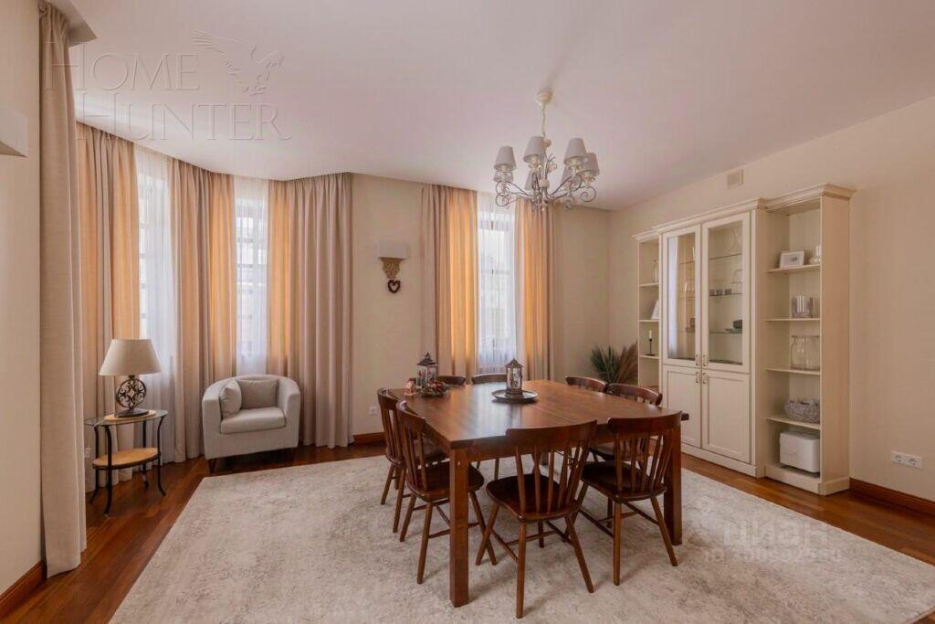 3-этажный коттедж 637 м² с отделкой