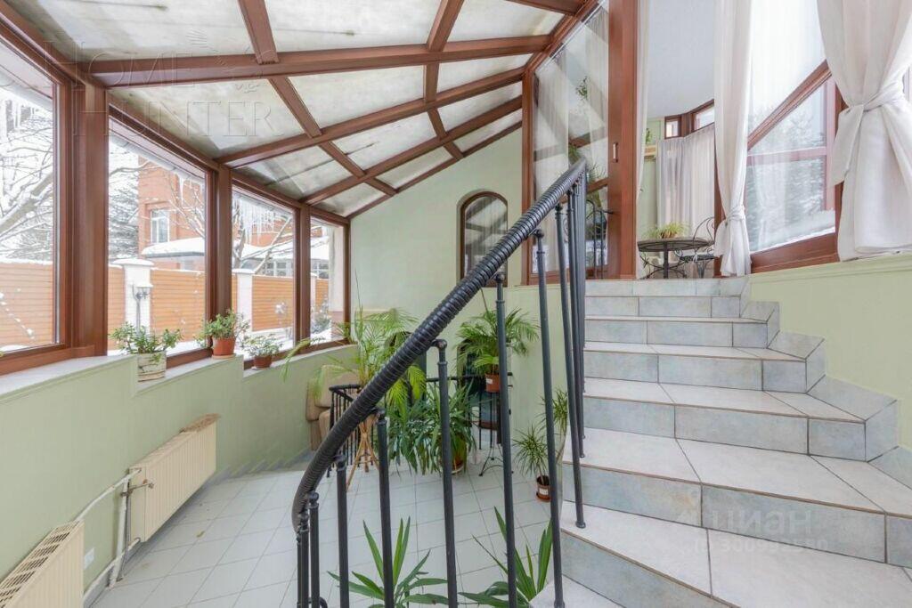 3-этажный коттедж 637 м² с отделкой