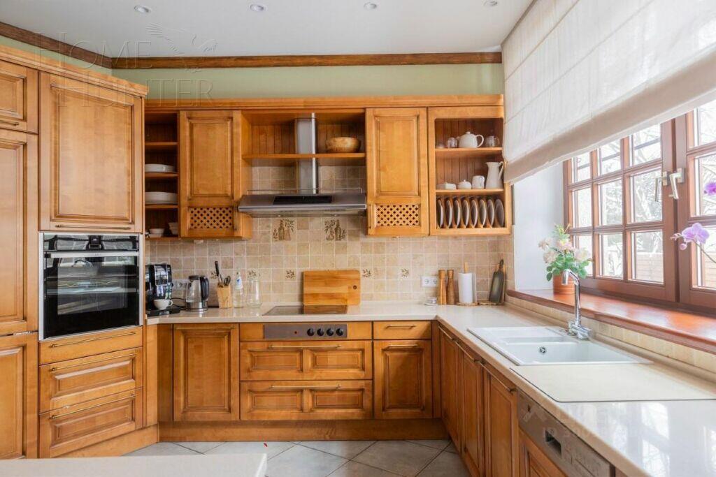 3-этажный коттедж 637 м² с отделкой