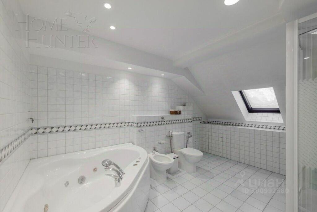 3-этажный коттедж 637 м² с отделкой