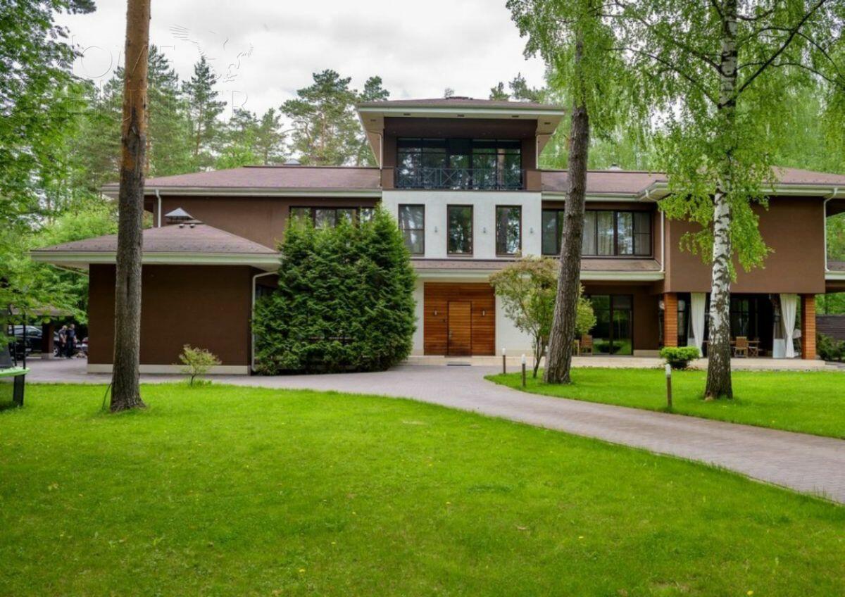 2-этажный коттедж 750 м² с отделкой