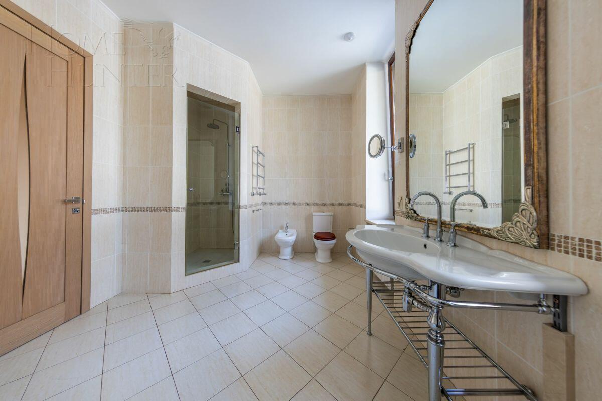 2-этажный коттедж 750 м² с отделкой