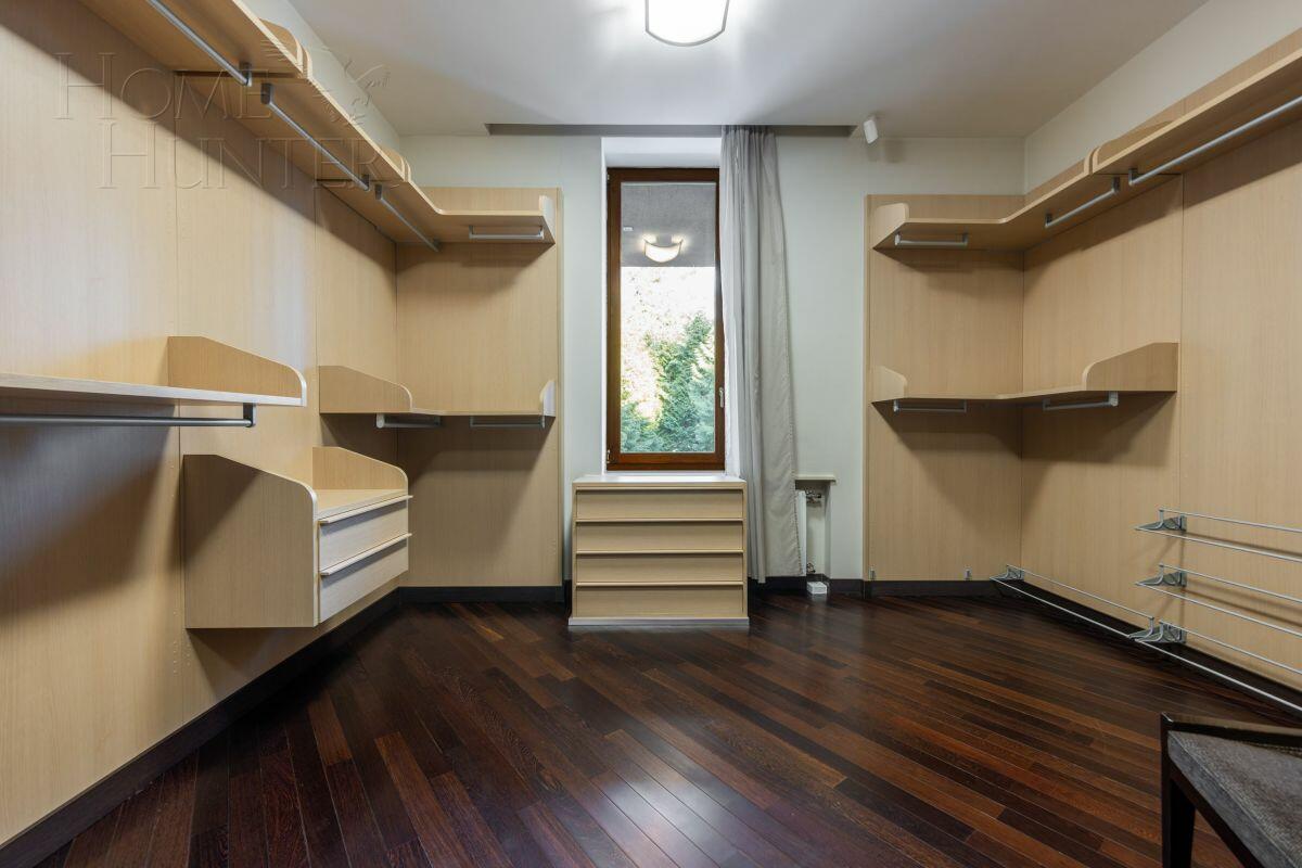 2-этажный коттедж 750 м² с отделкой