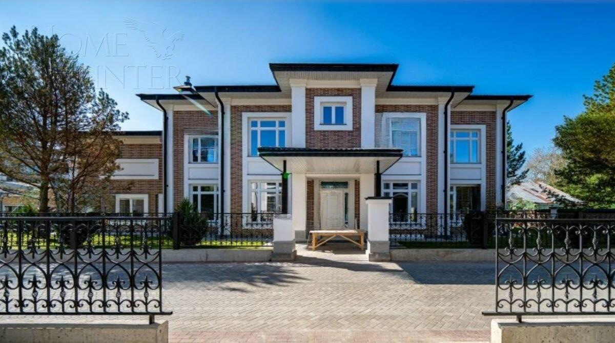 2-этажный коттедж 570 м² с отделкой