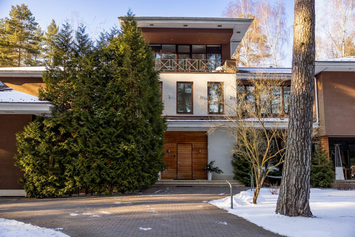 2-этажный коттедж 750 м² с отделкой