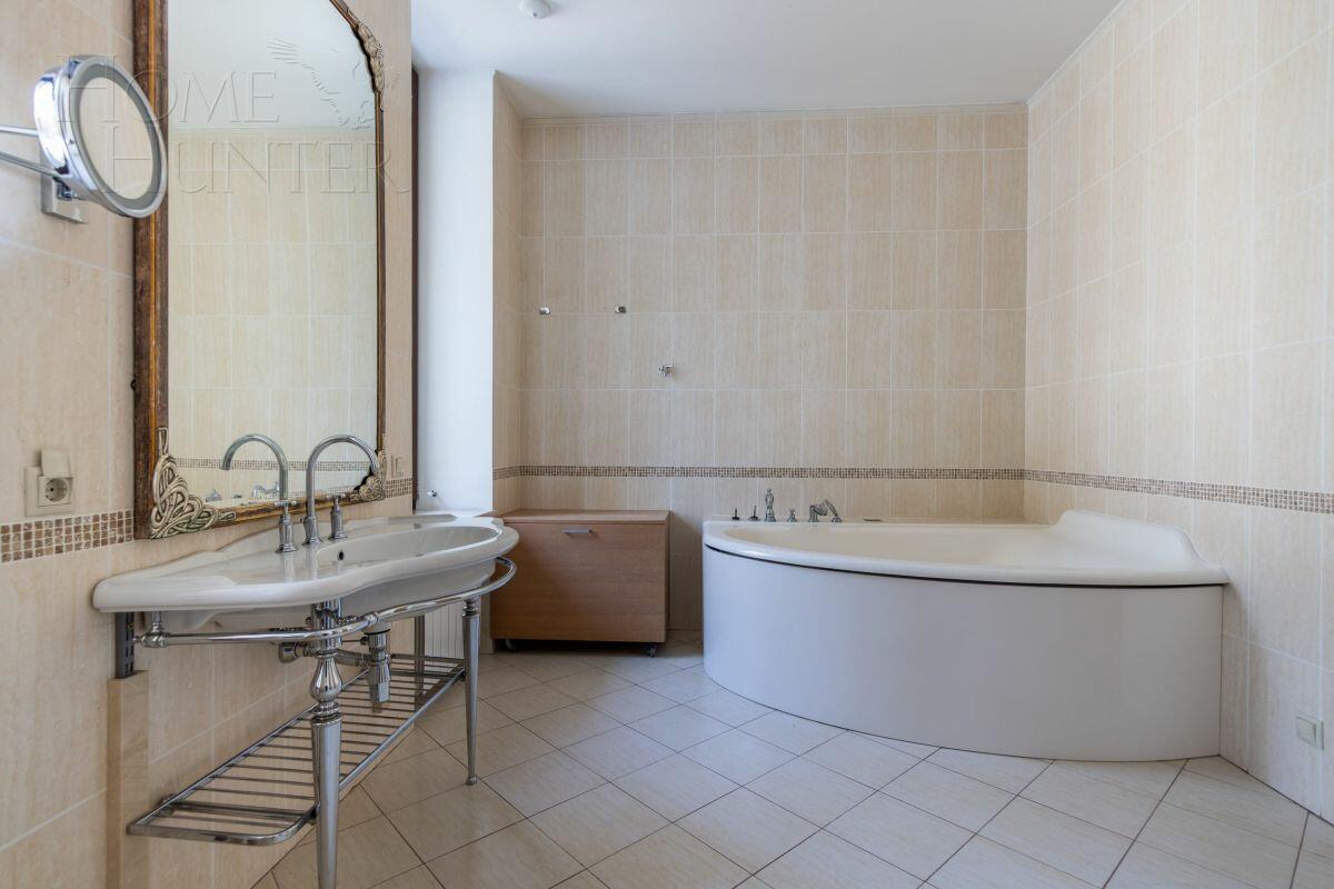 2-этажный коттедж 750 м² с отделкой