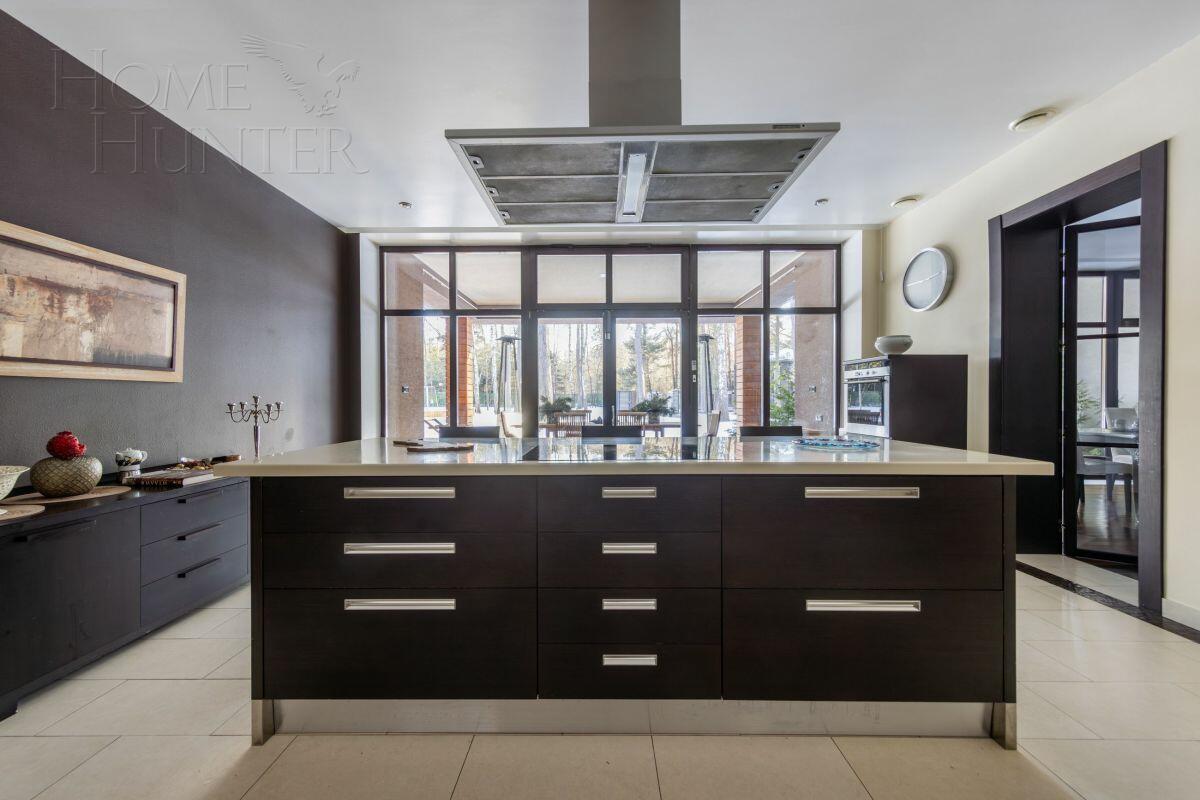 2-этажный коттедж 750 м² с отделкой