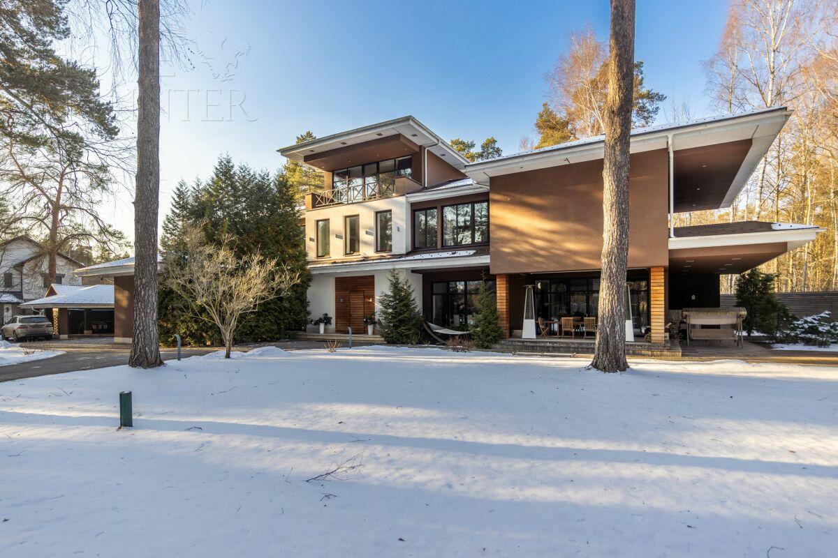 2-этажный коттедж 750 м² с отделкой