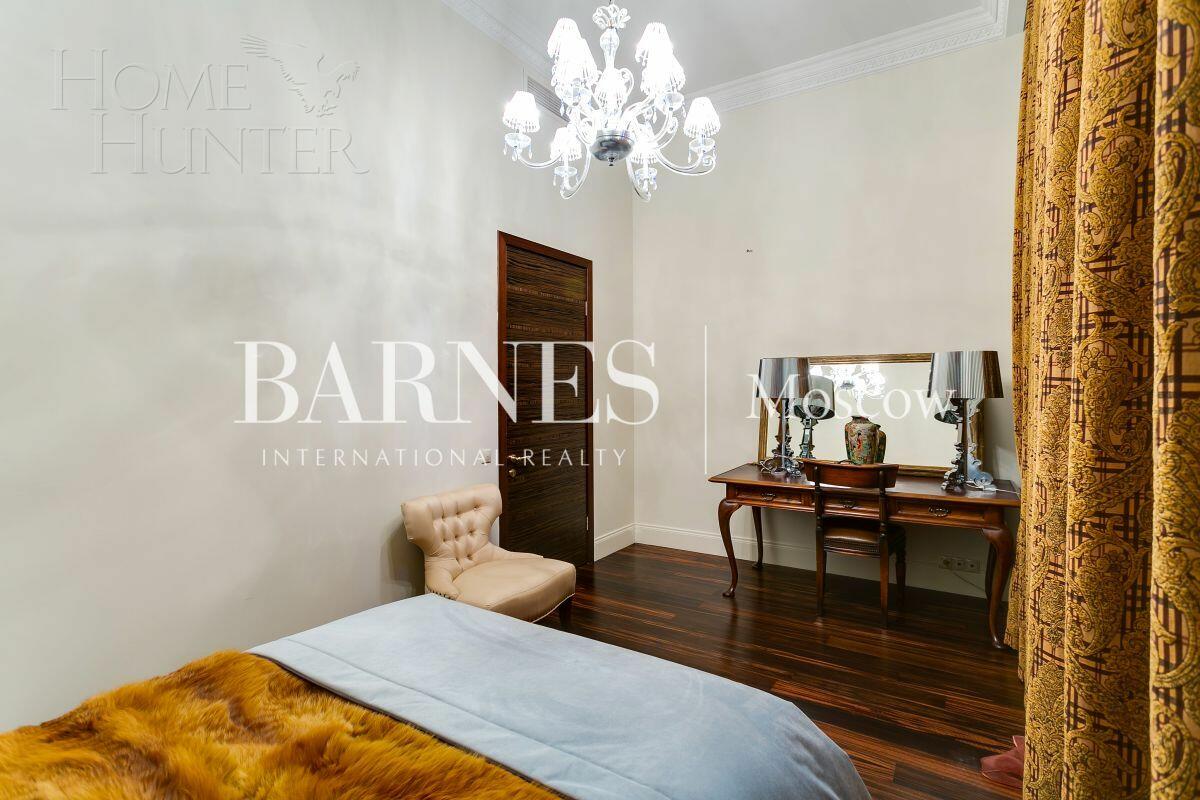 2-этажный коттедж 1 400 м² с отделкой