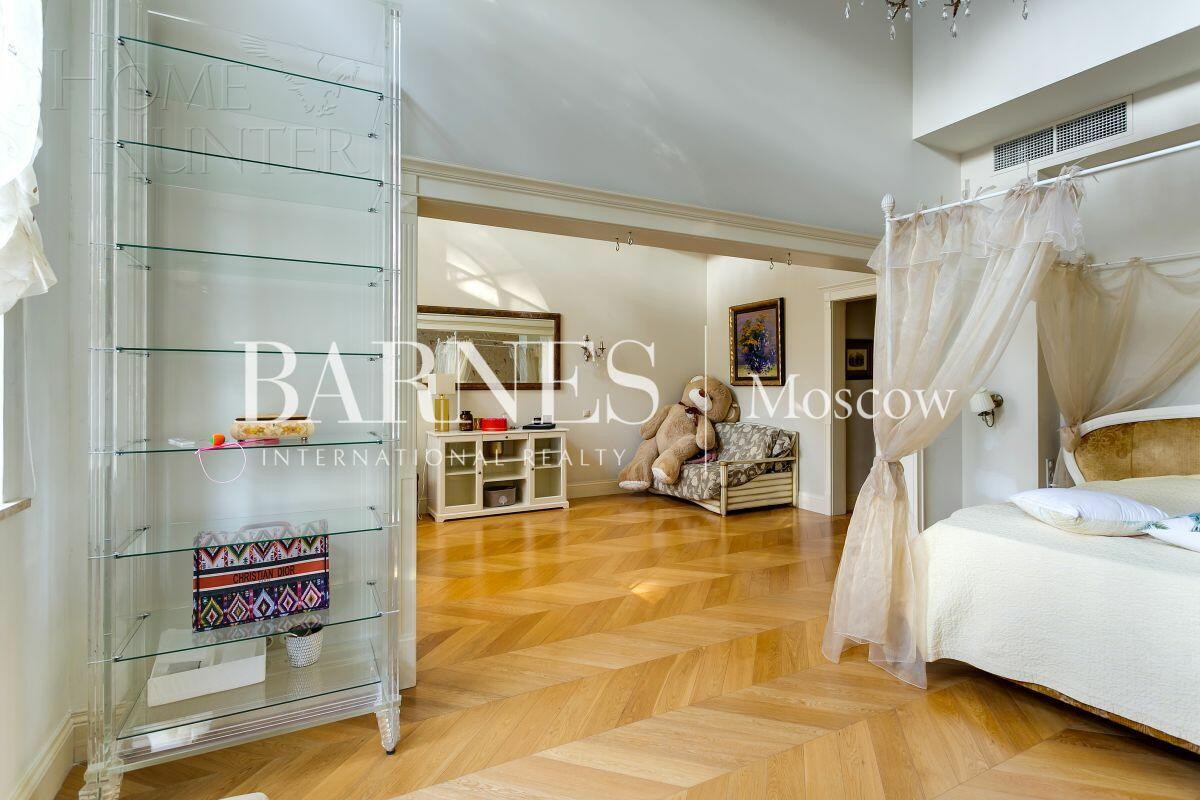 2-этажный коттедж 1 400 м² с отделкой