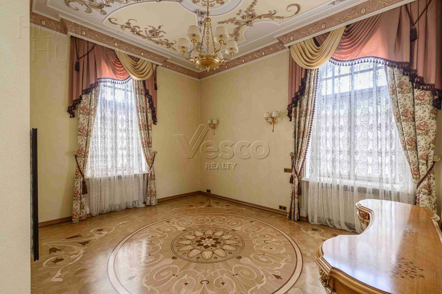 3-этажный коттедж 1 778 м² с отделкой